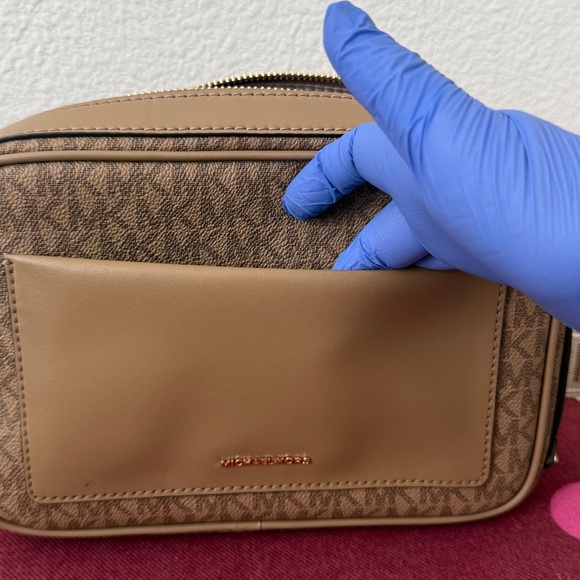 Michael Kors Maeve LG EW Pocket Crossbody MK Logo Husk Wide Strap NWT - Picture 10 of 11